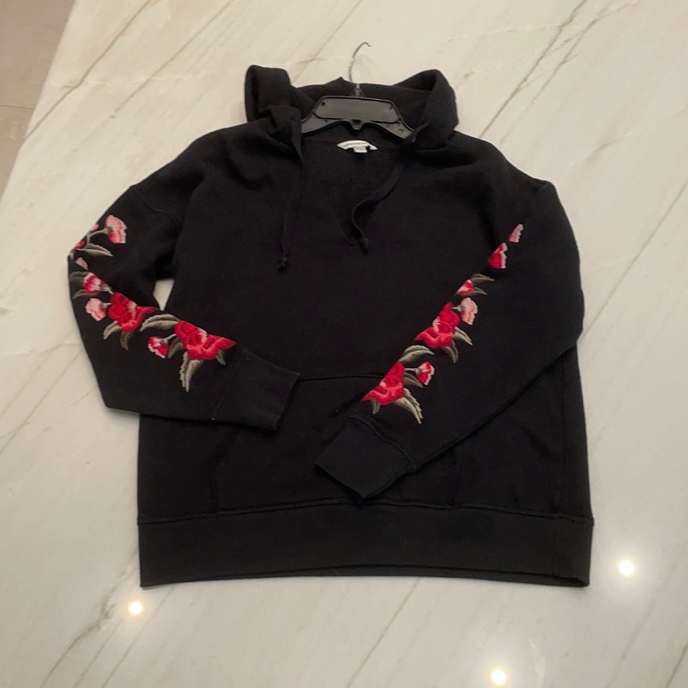 American Eagle hoodie w/ V-neck